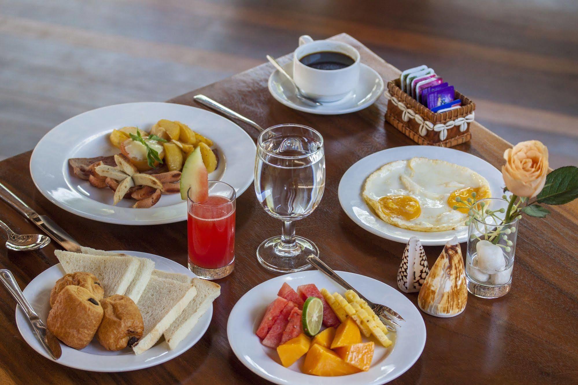 Coconut Boutique Resort Senggigi Kültér fotó