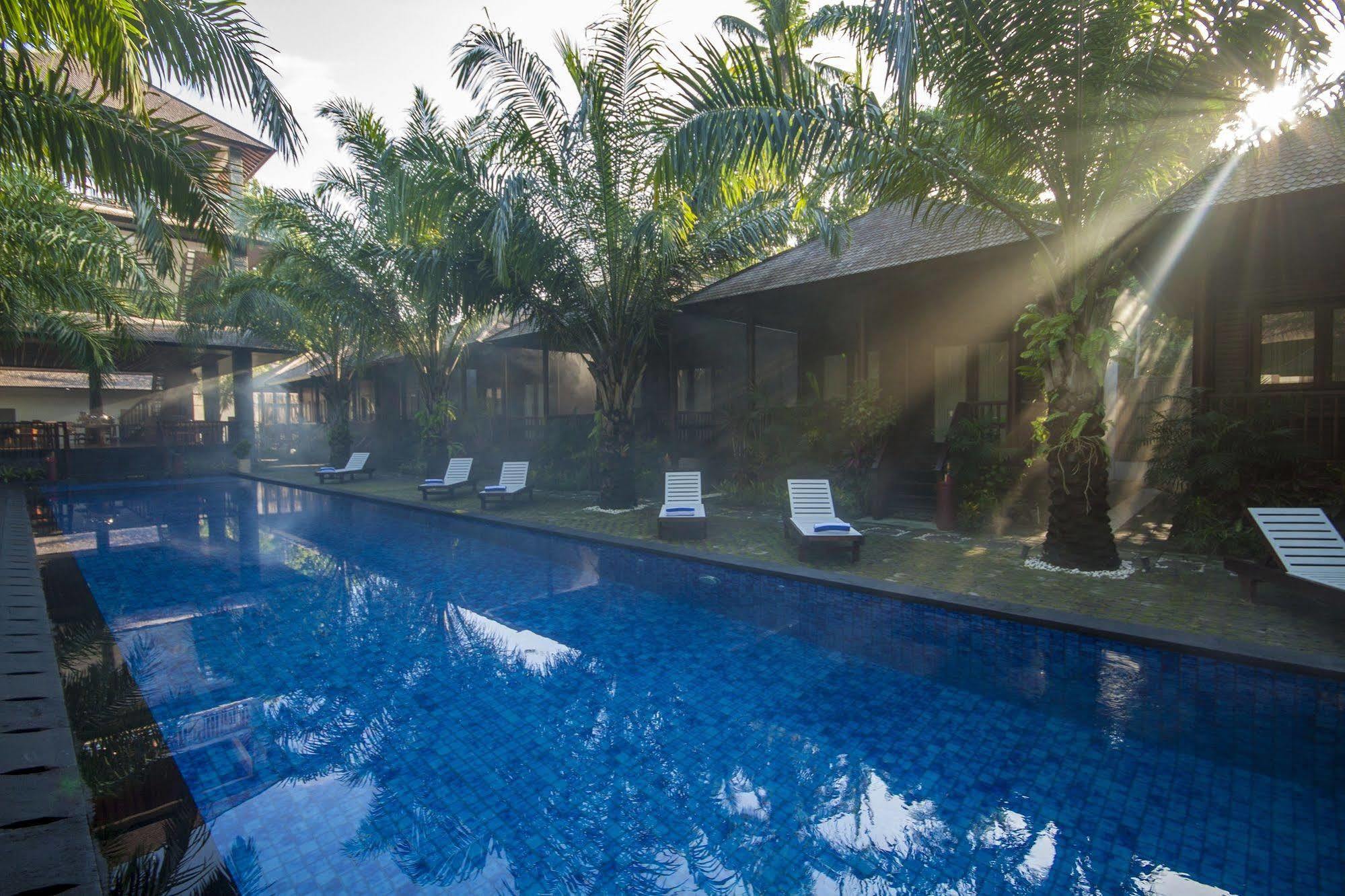 Coconut Boutique Resort Senggigi Kültér fotó