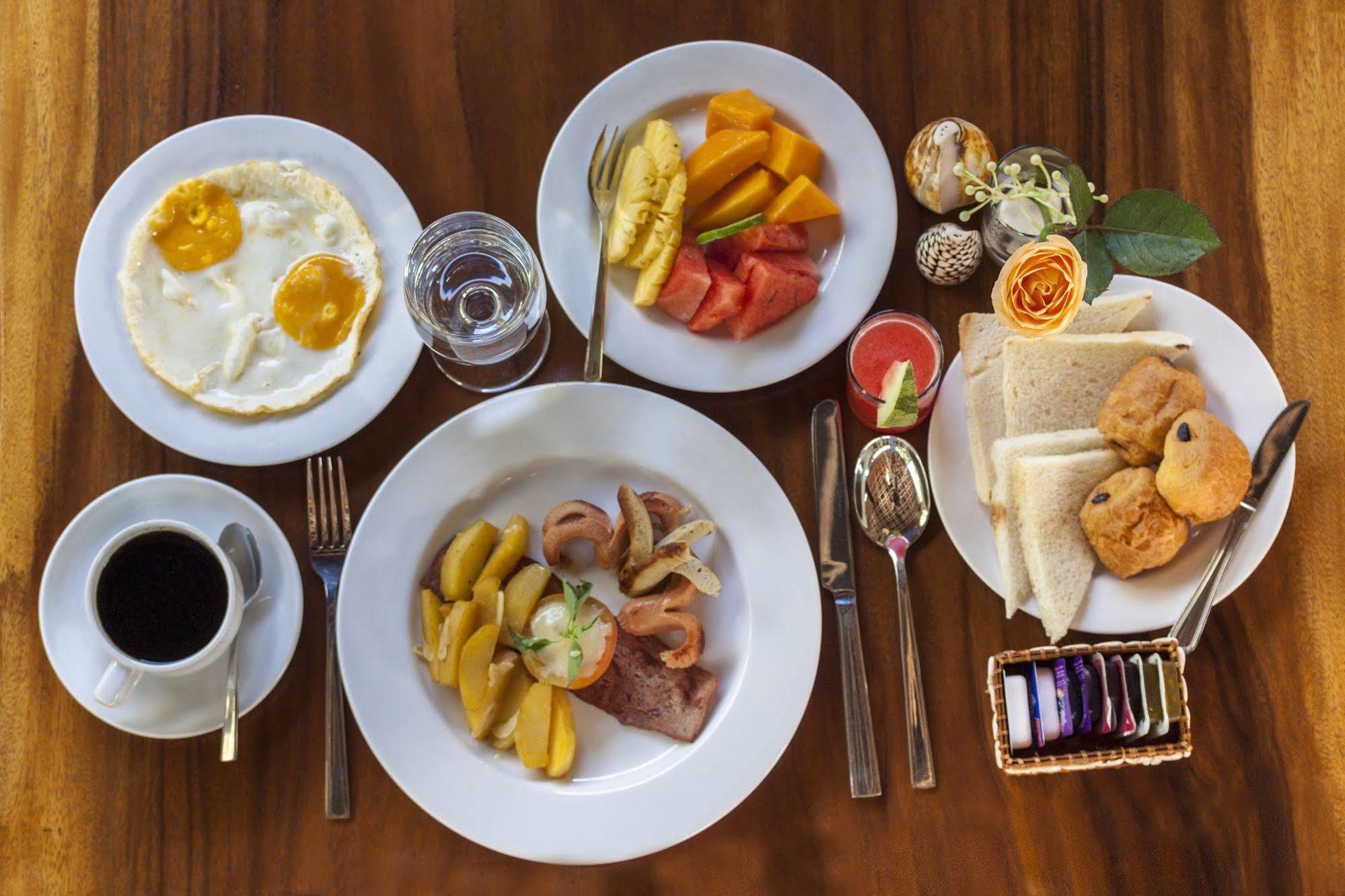 Coconut Boutique Resort Senggigi Kültér fotó